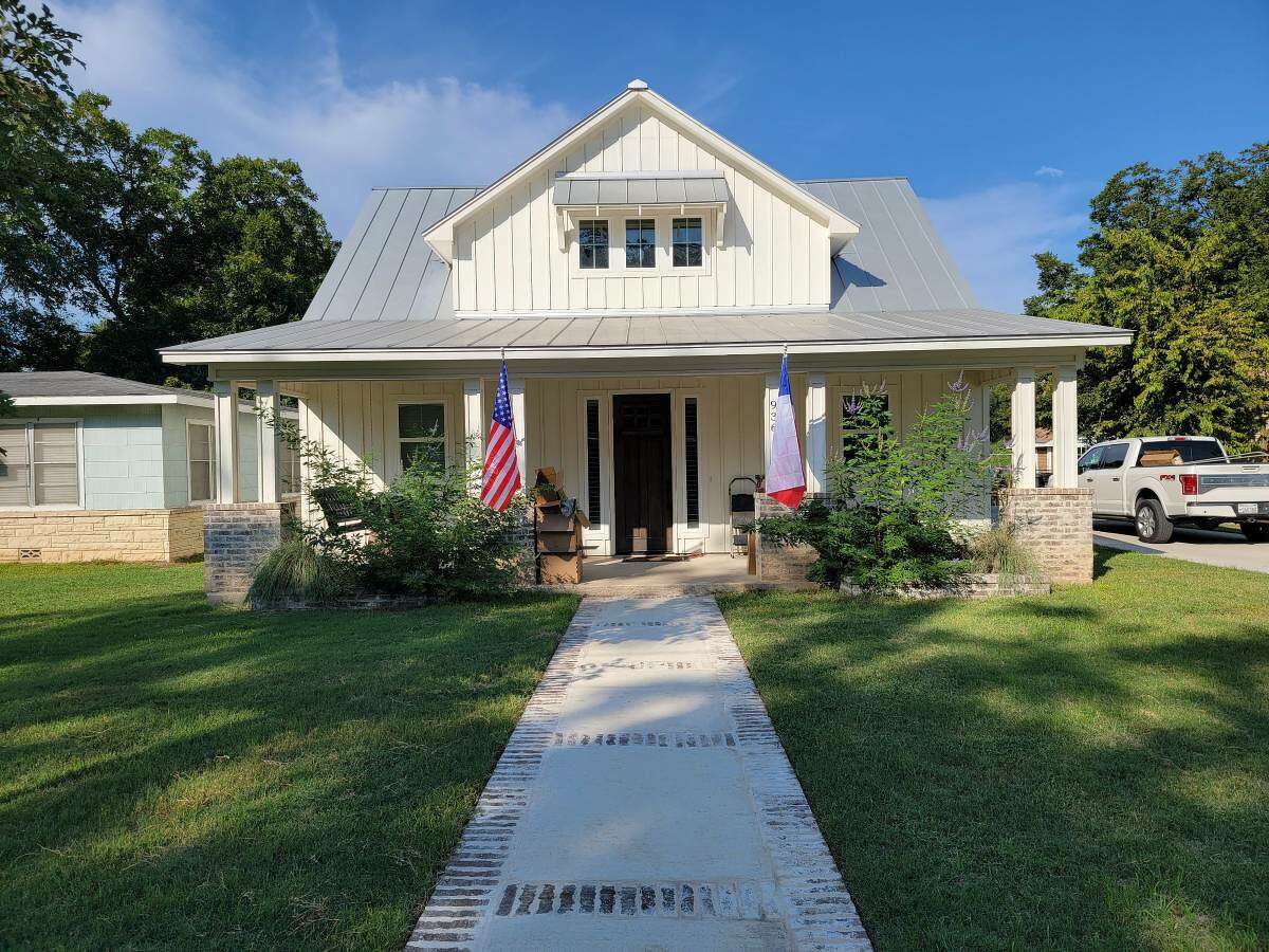 If you're looking to enjoy semi-rural living then this modern farmhouse-style home might be right up your alley. But how much will it cost?