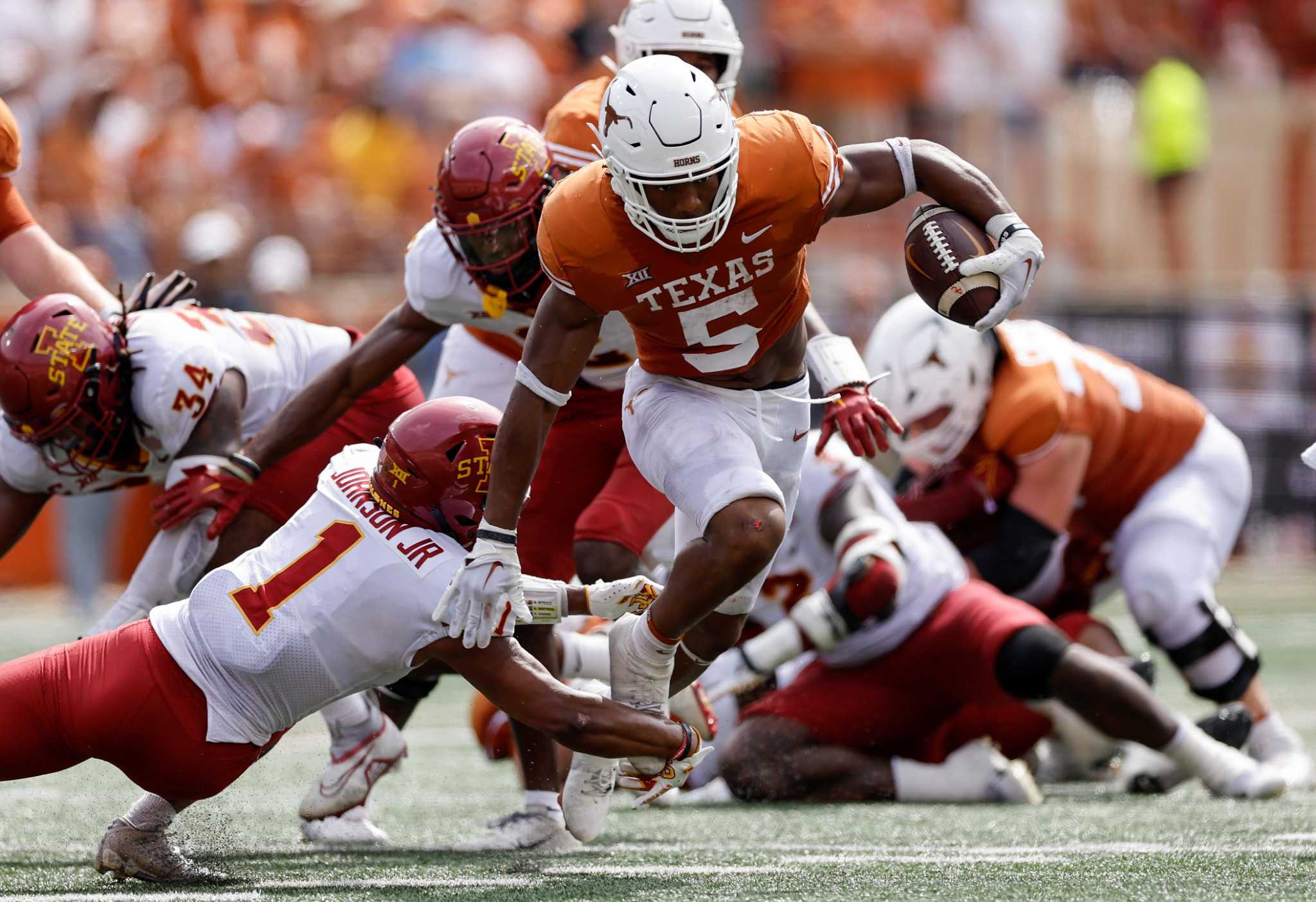 Texas RB Bijan Robinson wins 2022 Doak Walker Award Texas RB Bijan Robinson wins 2022 Doak Walker Award