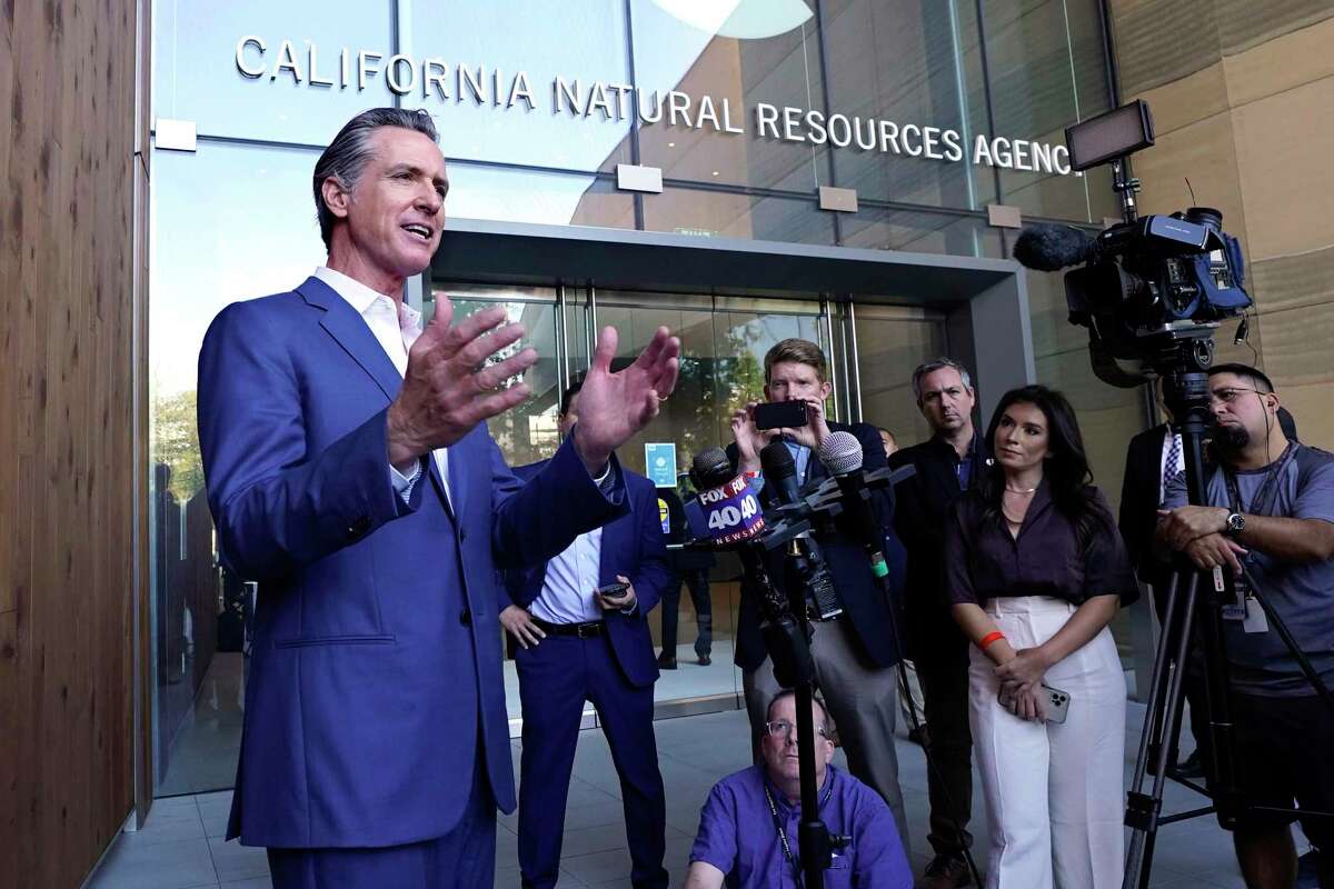 Gov. Gavin Newsom said on Oct. 7 that he will call a special session of the state Legislature on Dec. 5 to pass a new tax on oil companies in response to high gas prices.