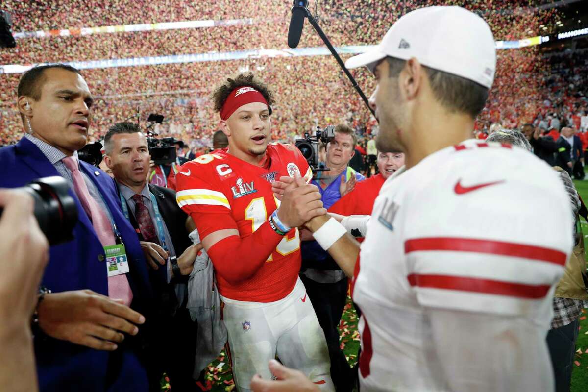 The Chiefs’ Patrick Mahomes (center) and 49ers’ Jimmy Garoppolo (right) will lead their teams against each other at 1:25 p.m. Saturday. (Channel 2, Channel 40)