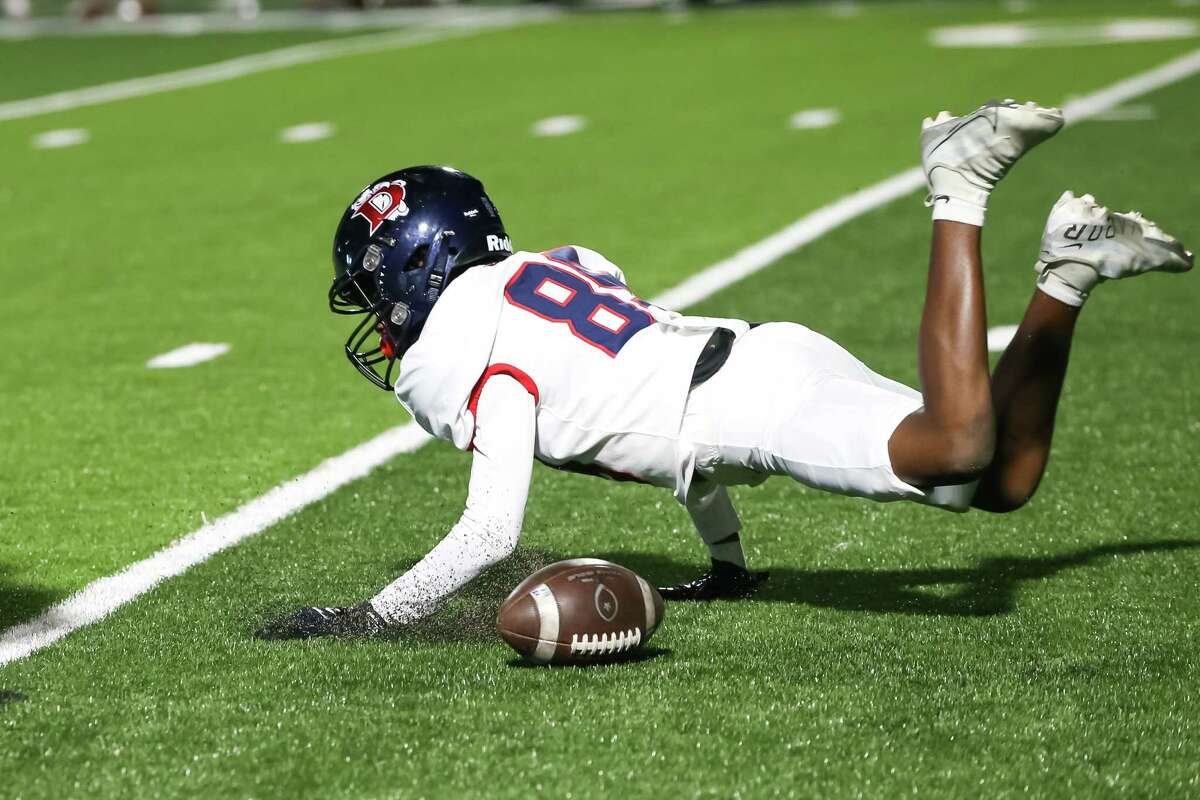 Shadow Creek Sharks hold off Pearland Dawson Eagles