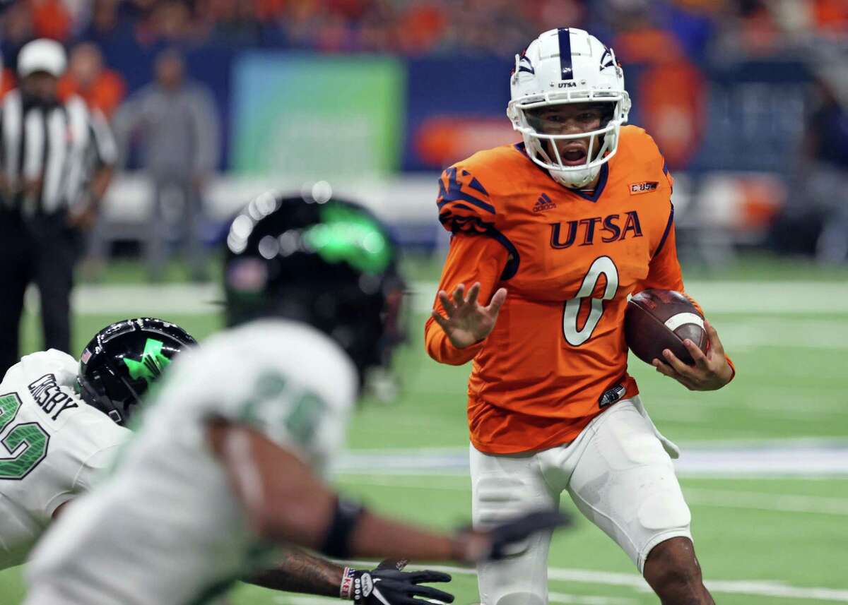 UTSA quarterback Frank Harris (0) carries the ball during the NCAA Conference USA football game against North Texas Saturday, Oct. 22, 2022, at the Alamodome in San Antonio, Texas.