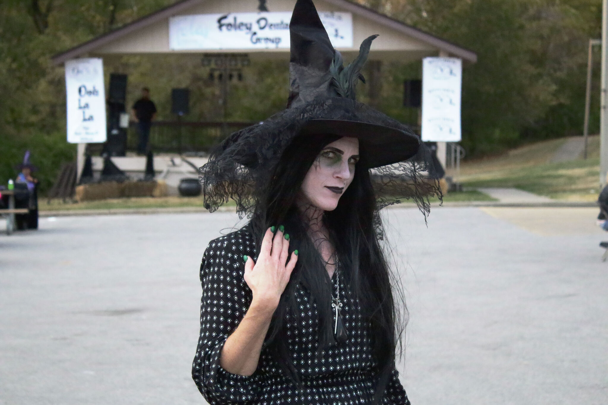 Witches Night Out brings crowd to Glen Carbon