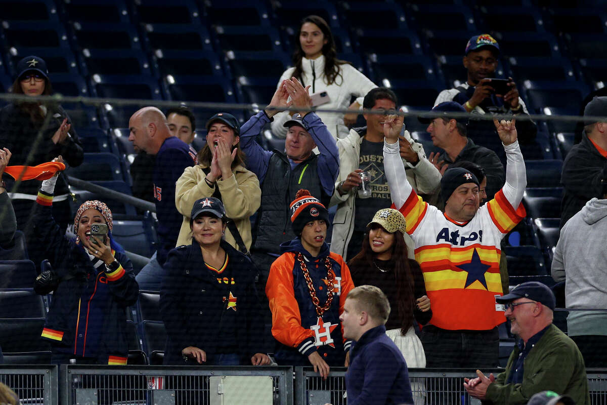 Astros fans infiltrate Yankee Stadium for ALCS Game 3
