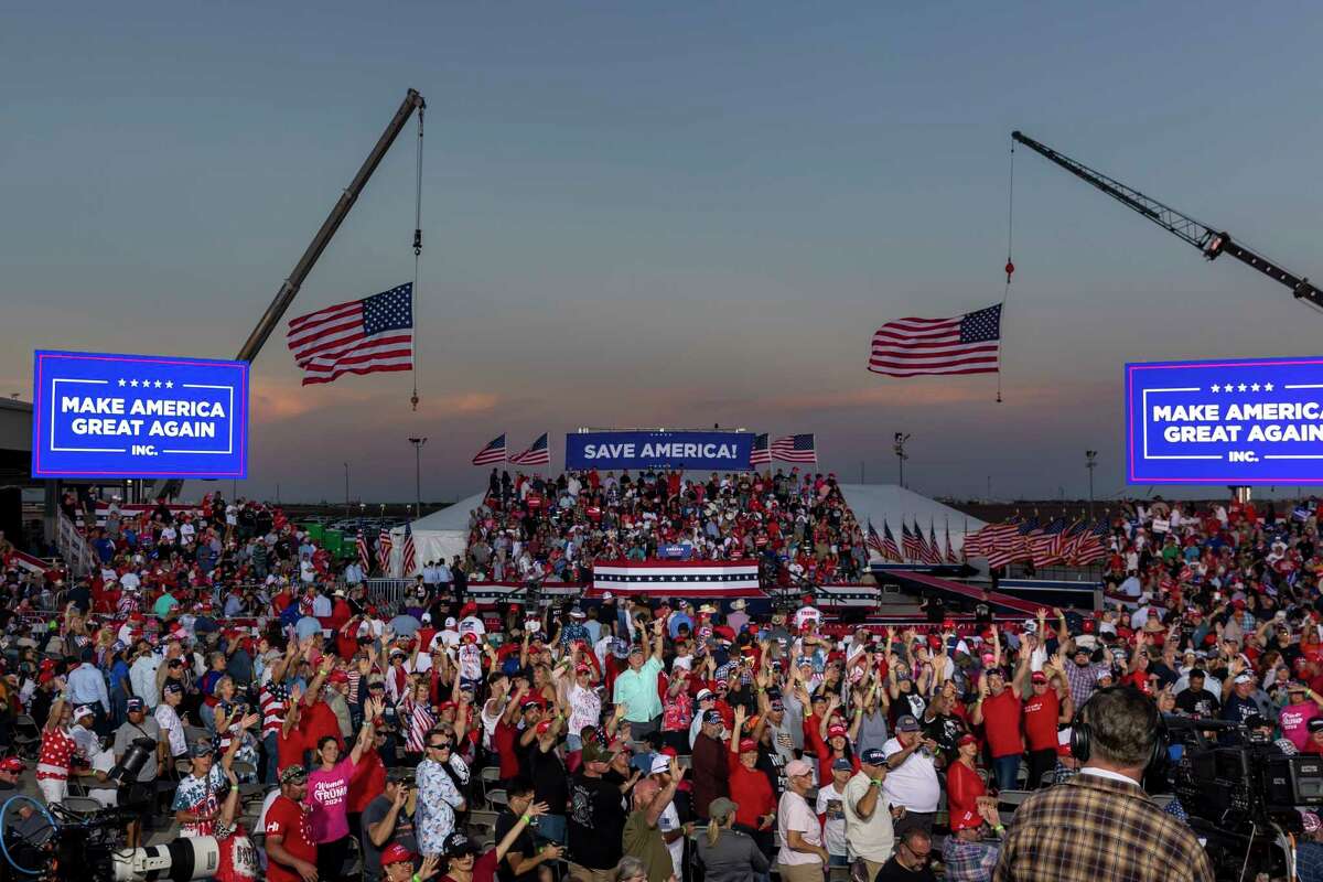 Trump Texas rally: Trump takes jabs at Beto, teases 2024 run