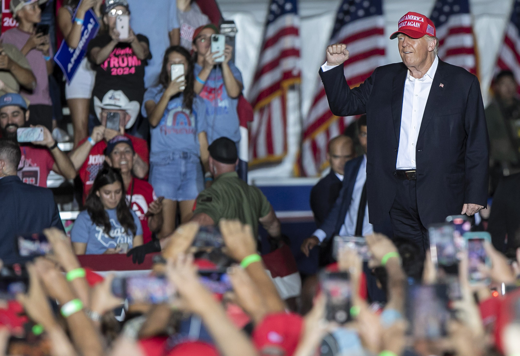 Trump Texas rally: Trump takes jabs at Beto, teases 2024 run