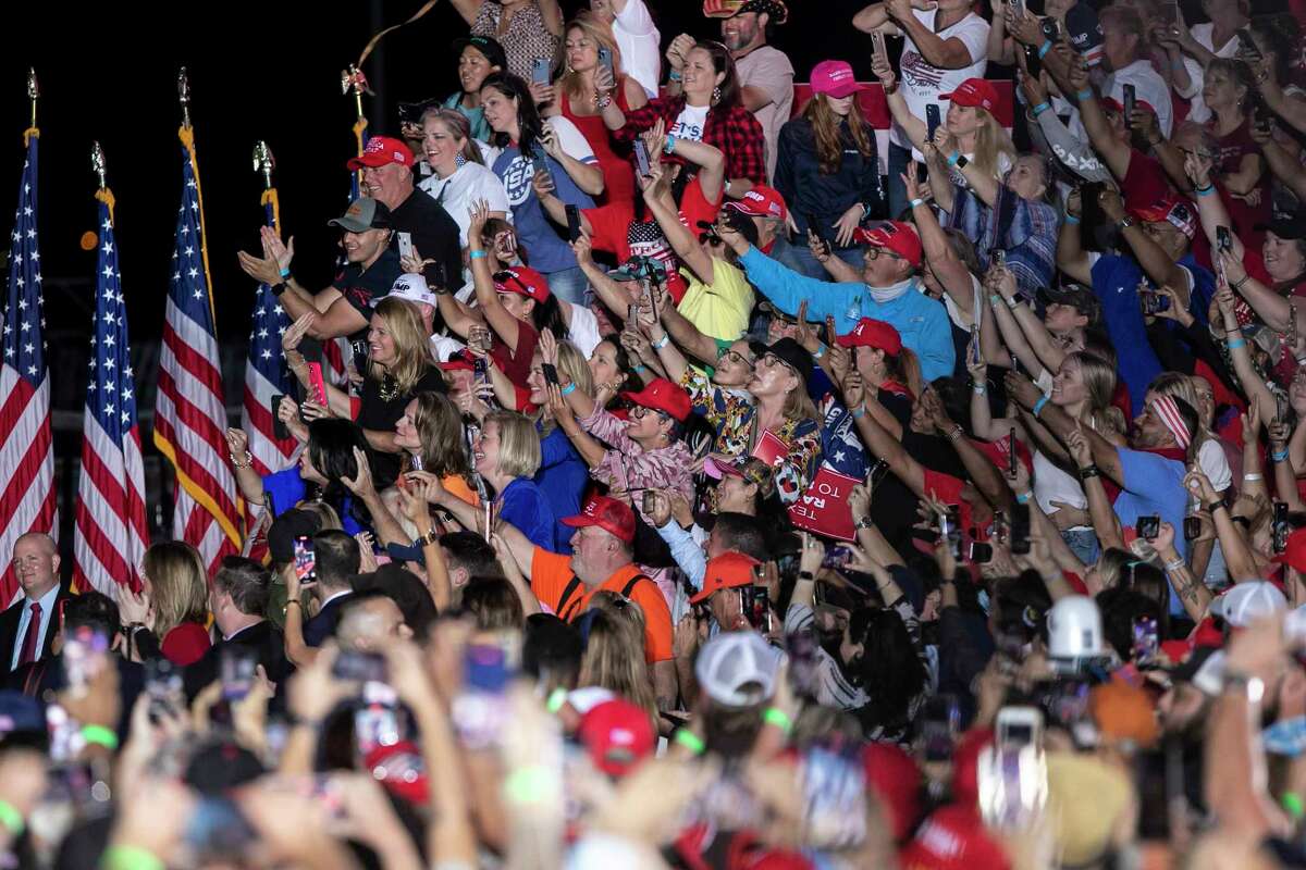 Trump Texas rally: Trump takes jabs at Beto, teases 2024 run