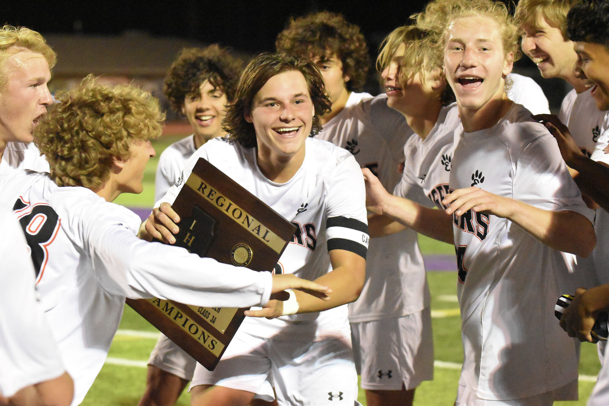 Edwardsville beats topseeded Collinsville to win Class 3A regional