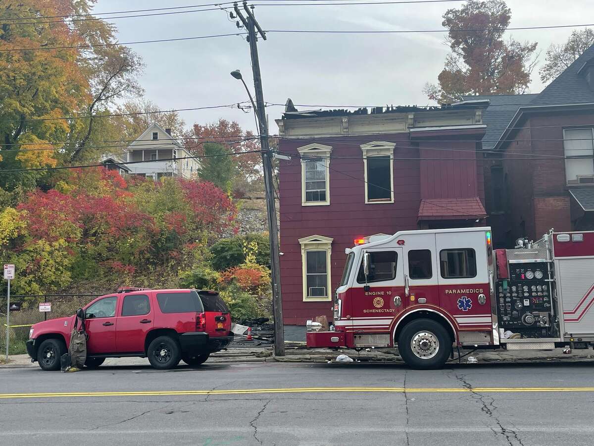 19 people displaced after fire ravages Schenectady rooming house
