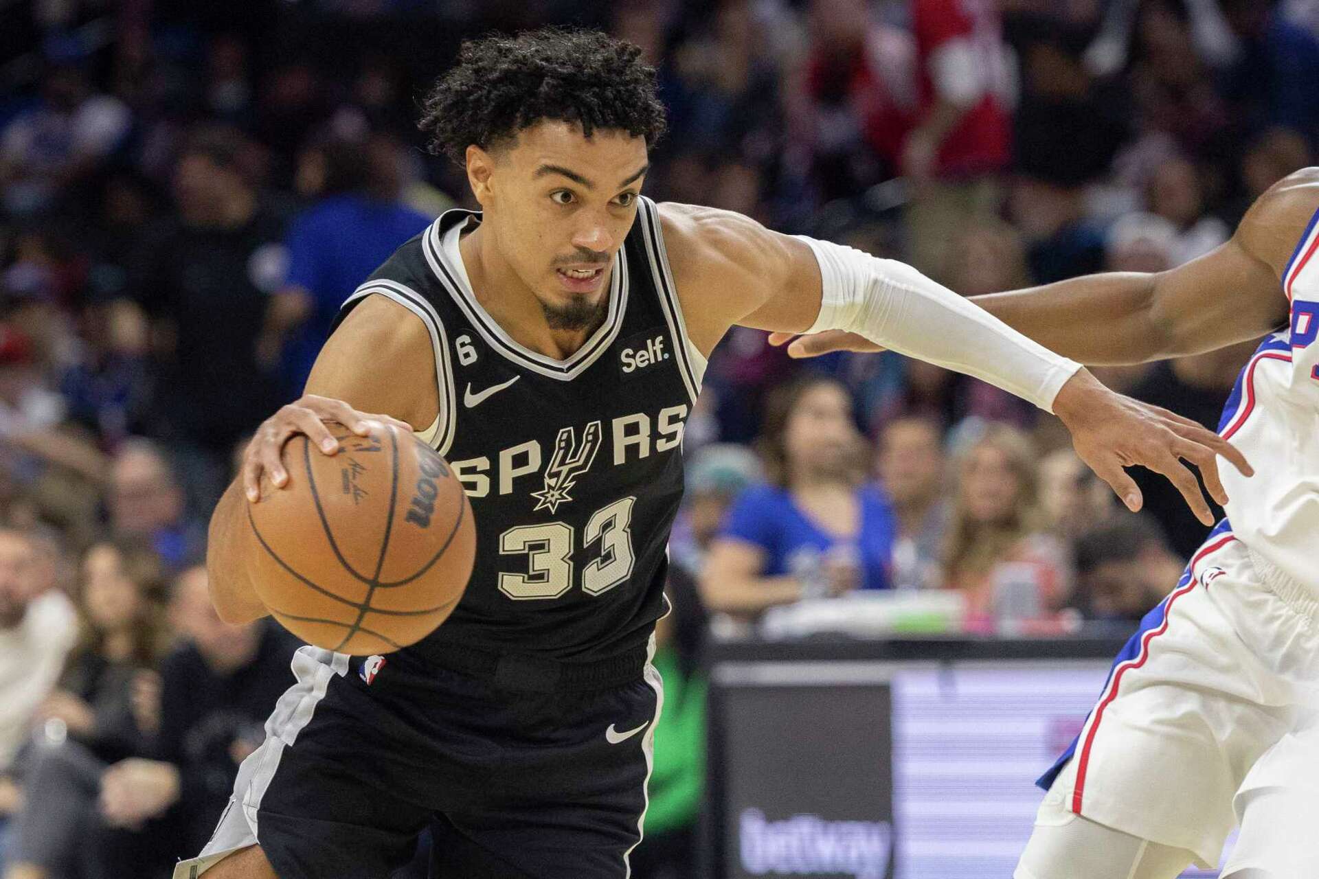 Tre Jones back in Minnesota as starter for surprising 2-1 Spurs
