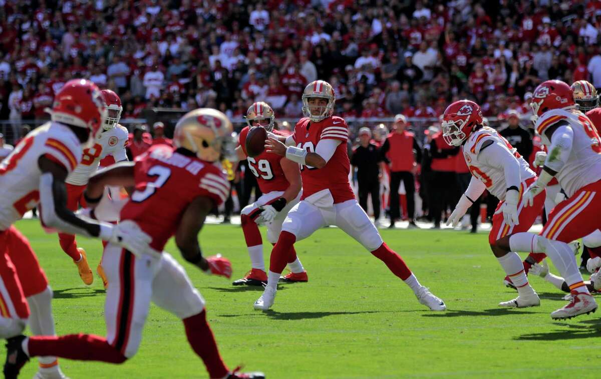 Jimmy Garoppolo (10) looks for a reciever in the first half as the San Francisco 49ers played the Kansas City Chiefs at Levi’s Stadium in Santa Clara, Calif., on Sunday, October 23, 2022.