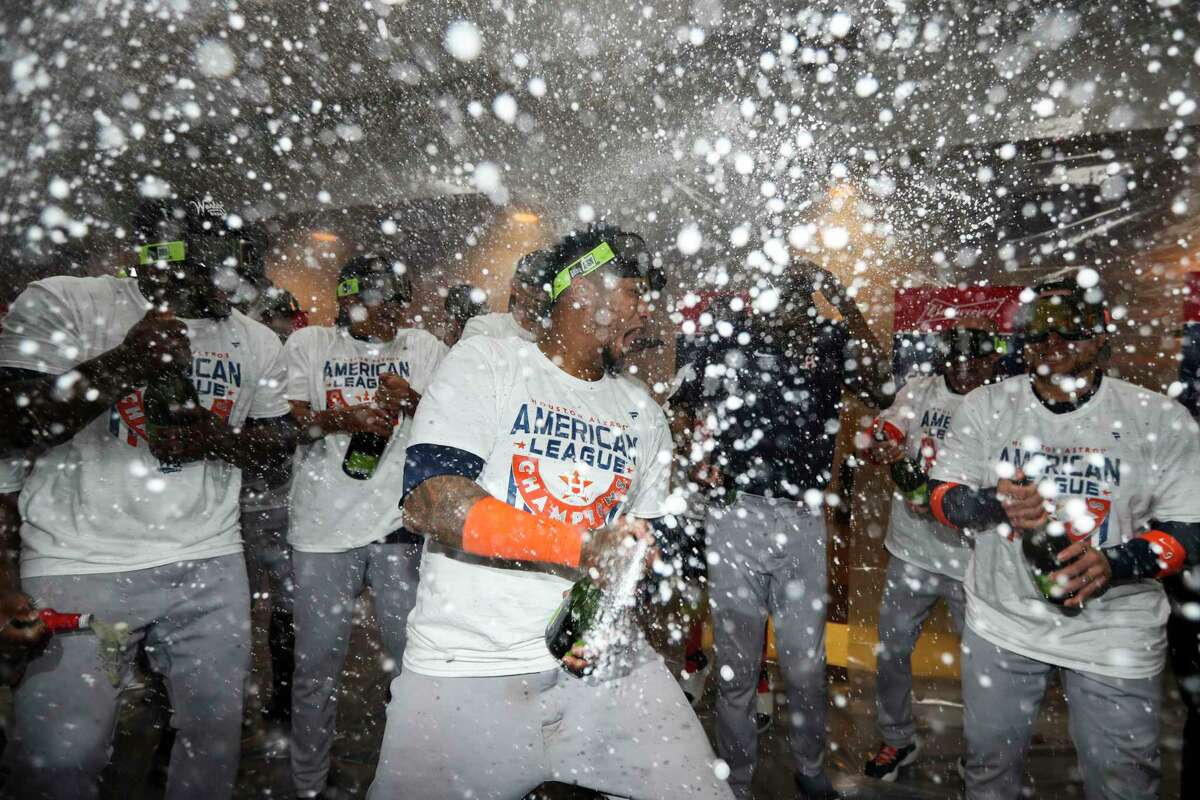 Yankees celebrate Wild Card win with champagne (PHOTOS) 