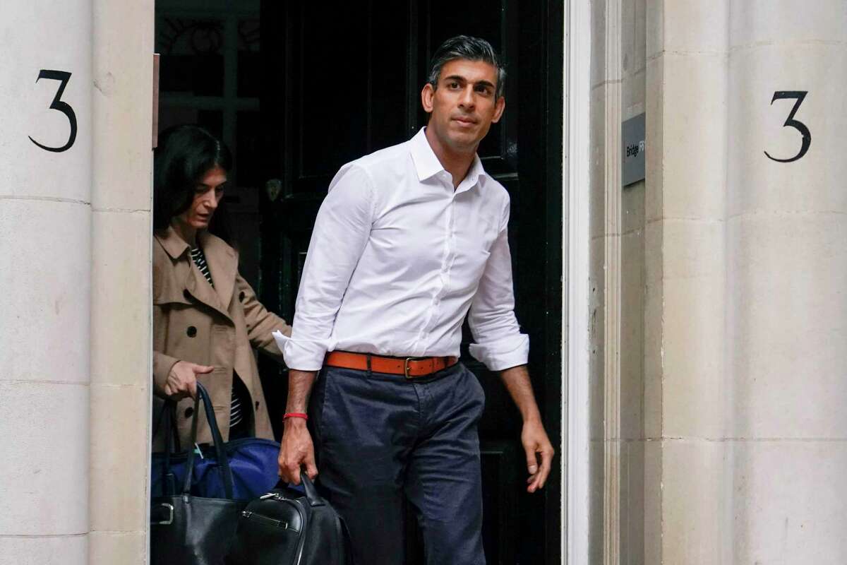 Rishi Sunak leaves his campaign office in London last Sunday.