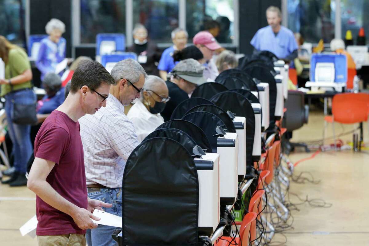 Story photo for Houston's most common last names for 2022 midterm voters (so far)