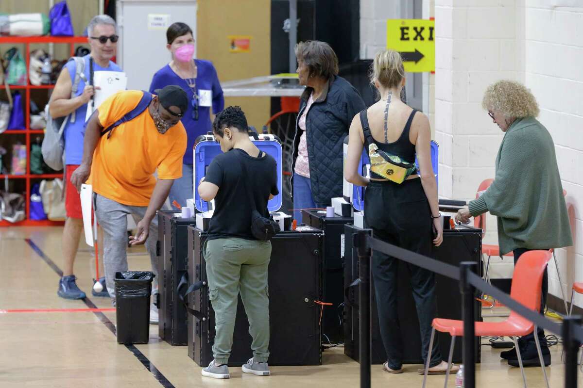 Harris County Voters Top 60,000 On First Day Of Early Voting