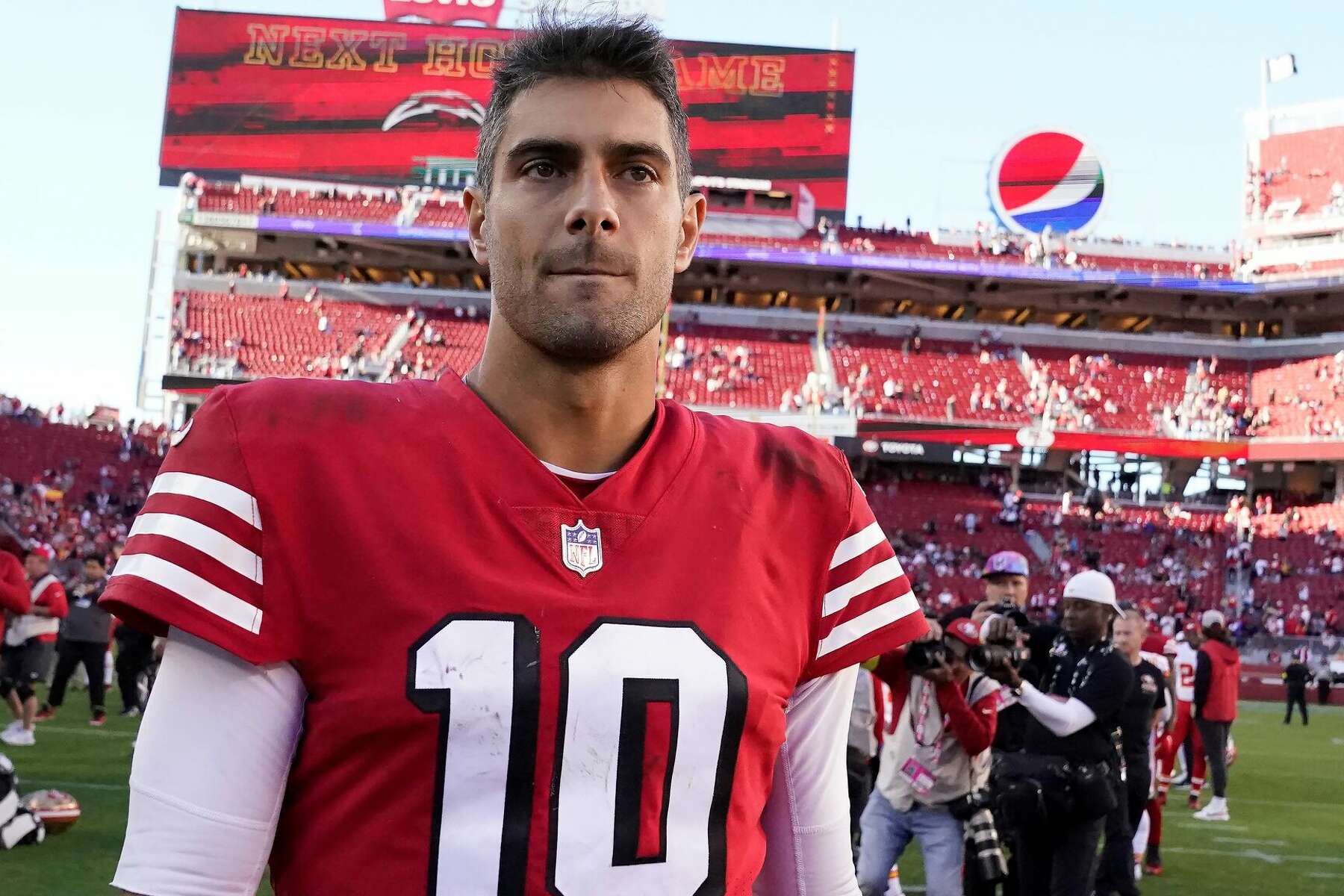 49ers news: Jimmy Garoppolo can't remain a Niner with the current