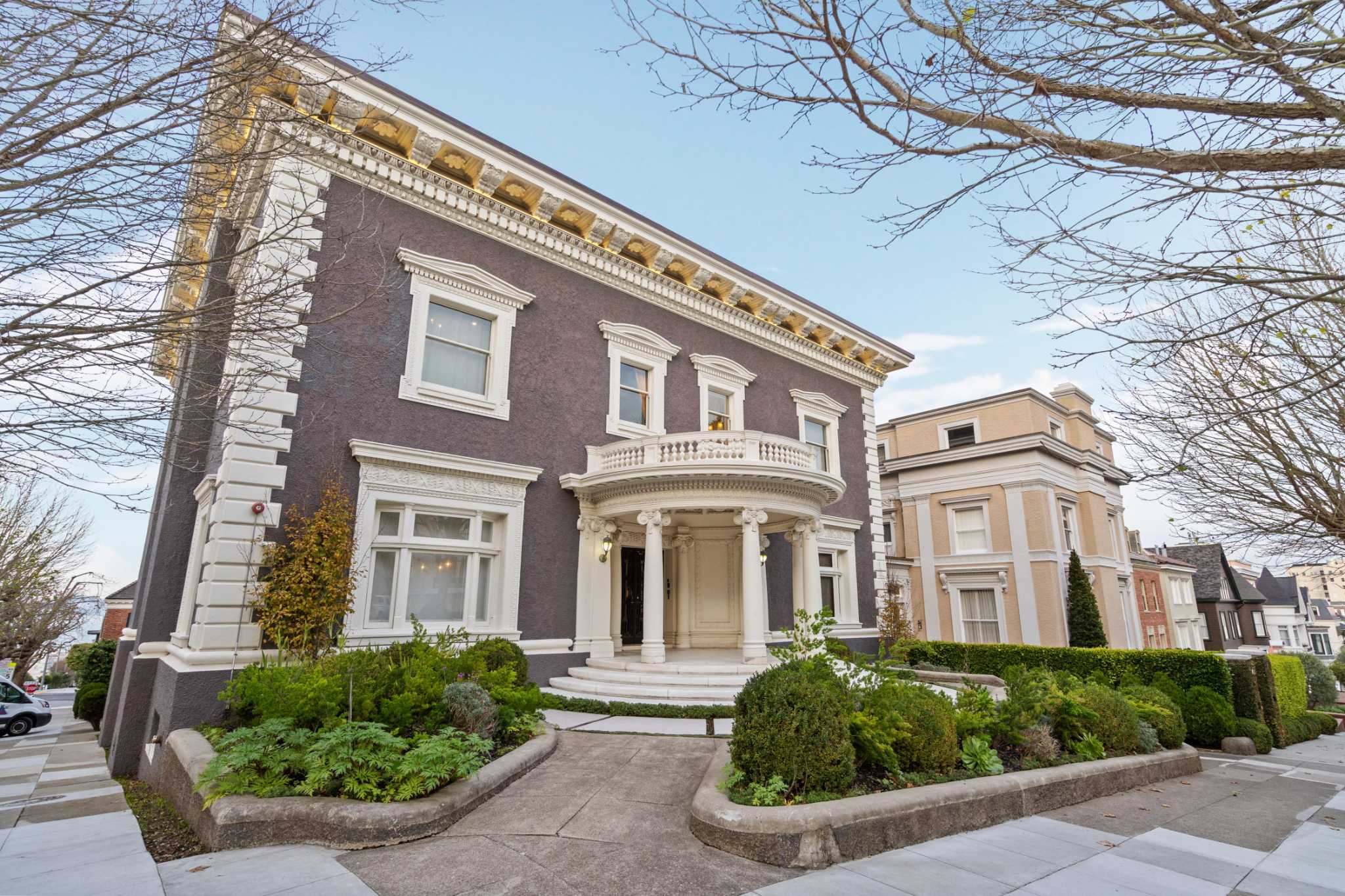 SF mansion symbol of drop in luxury home sales