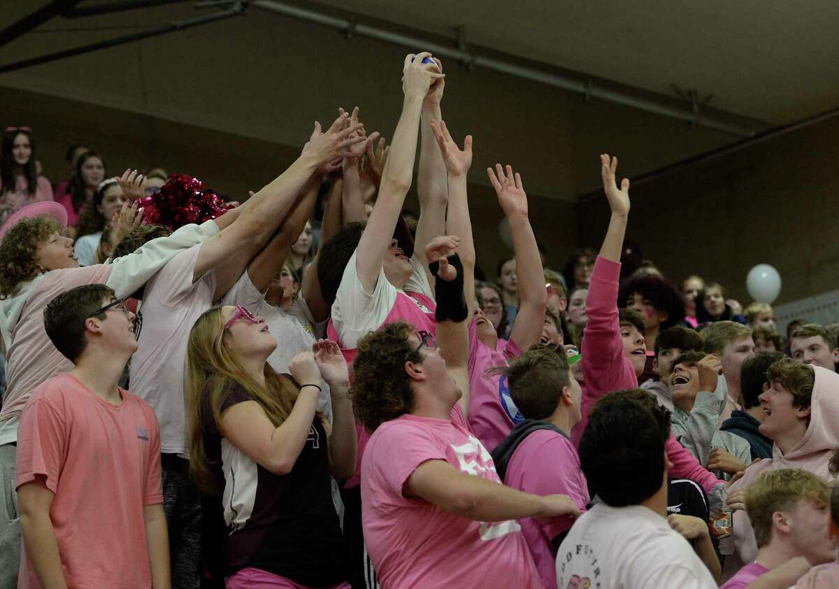 Shenendehowa scores rare Suburban Council girls' volleyball victory at