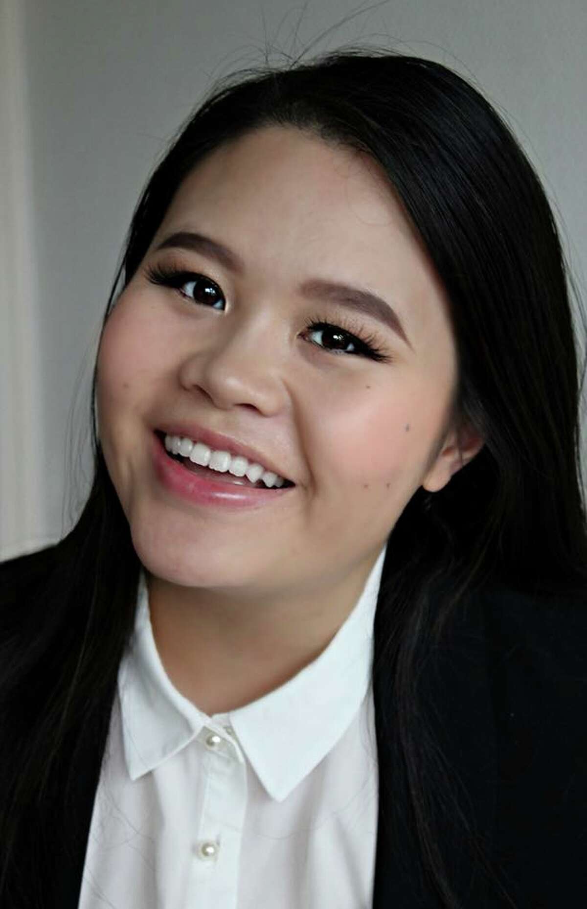 Hmong Culture Showcased: Fresno'S Miss Hmong Competition - 4zlyq75
