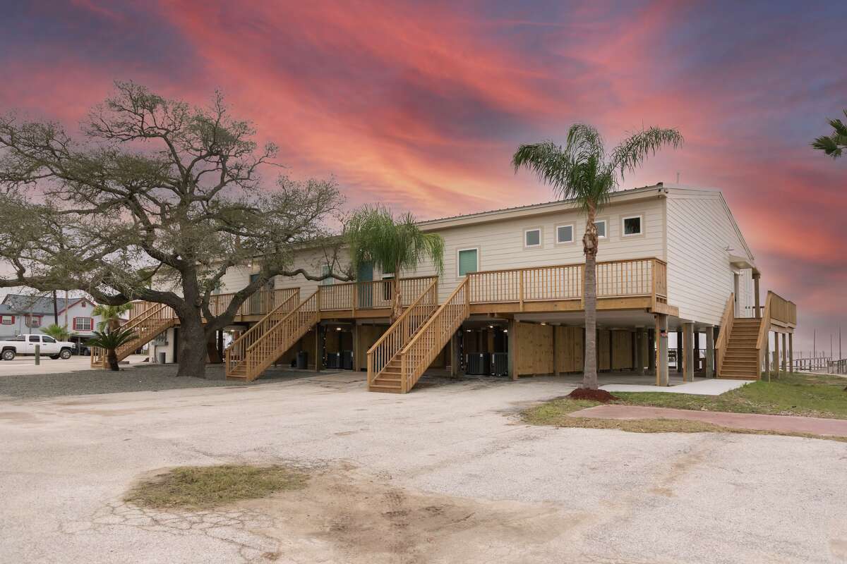 Galveston Bay beach bungalows are halfprice for holidays