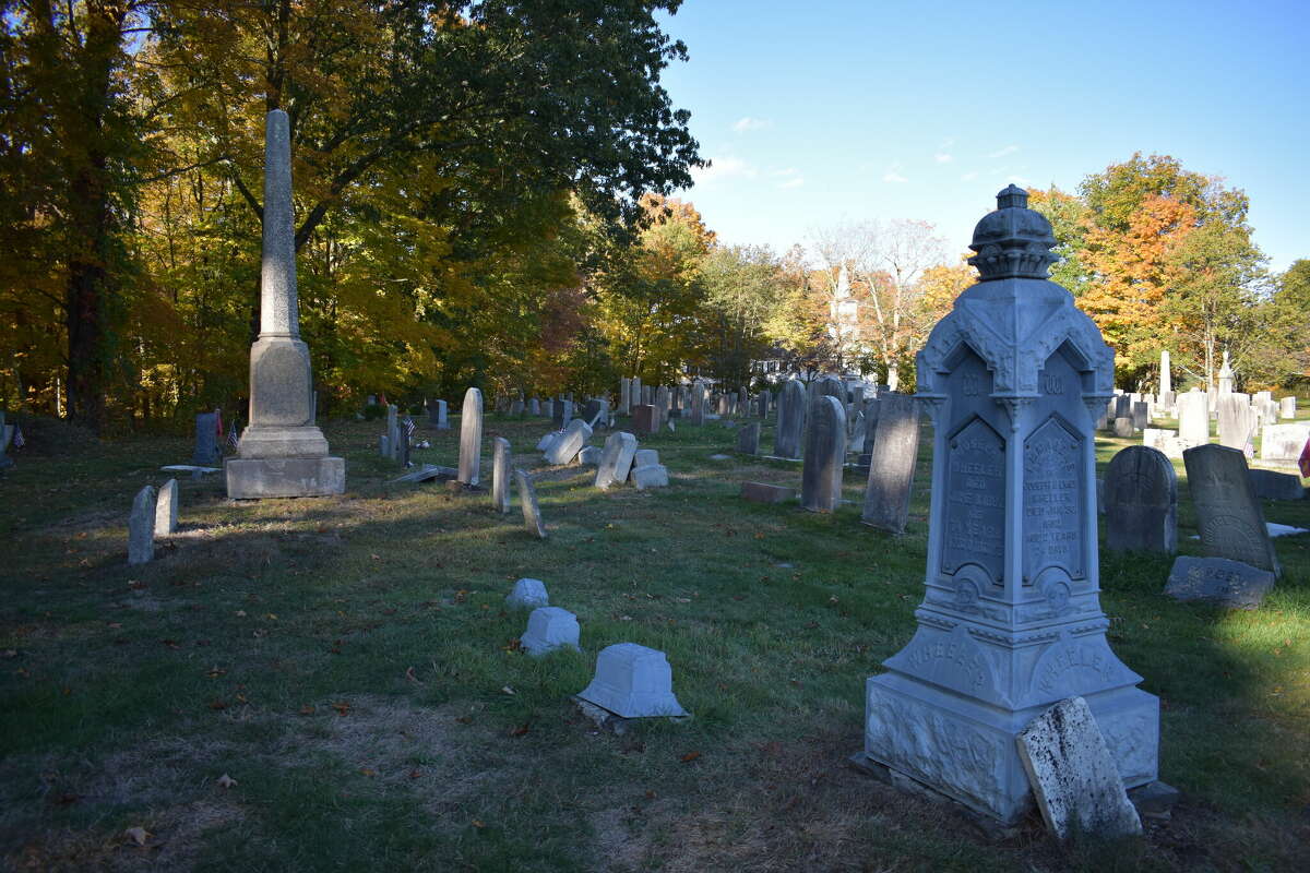 CT's legend of the White Lady and 'haunted' Union Cemetery