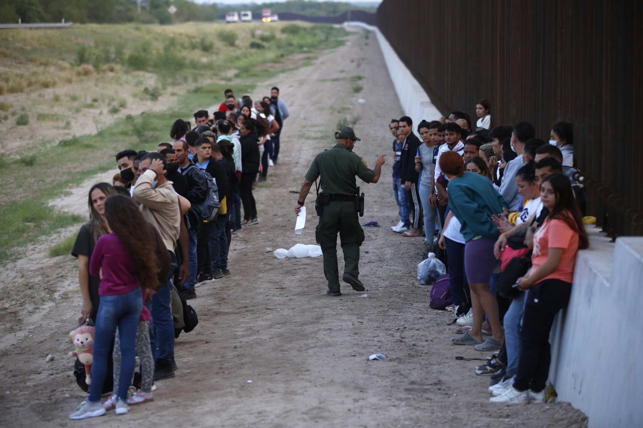 Border Patrol Reports 2.4 Million Migrant Arrests At Southwest Border ...