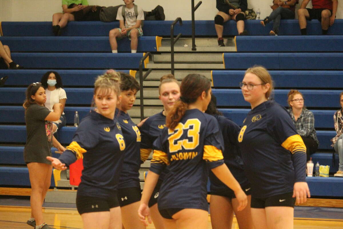 Baldwin's volleyball team hopes to win a district title next week.