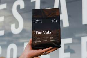 Spurs pour new Por Vida Roast coffee with San Antonio Roaster