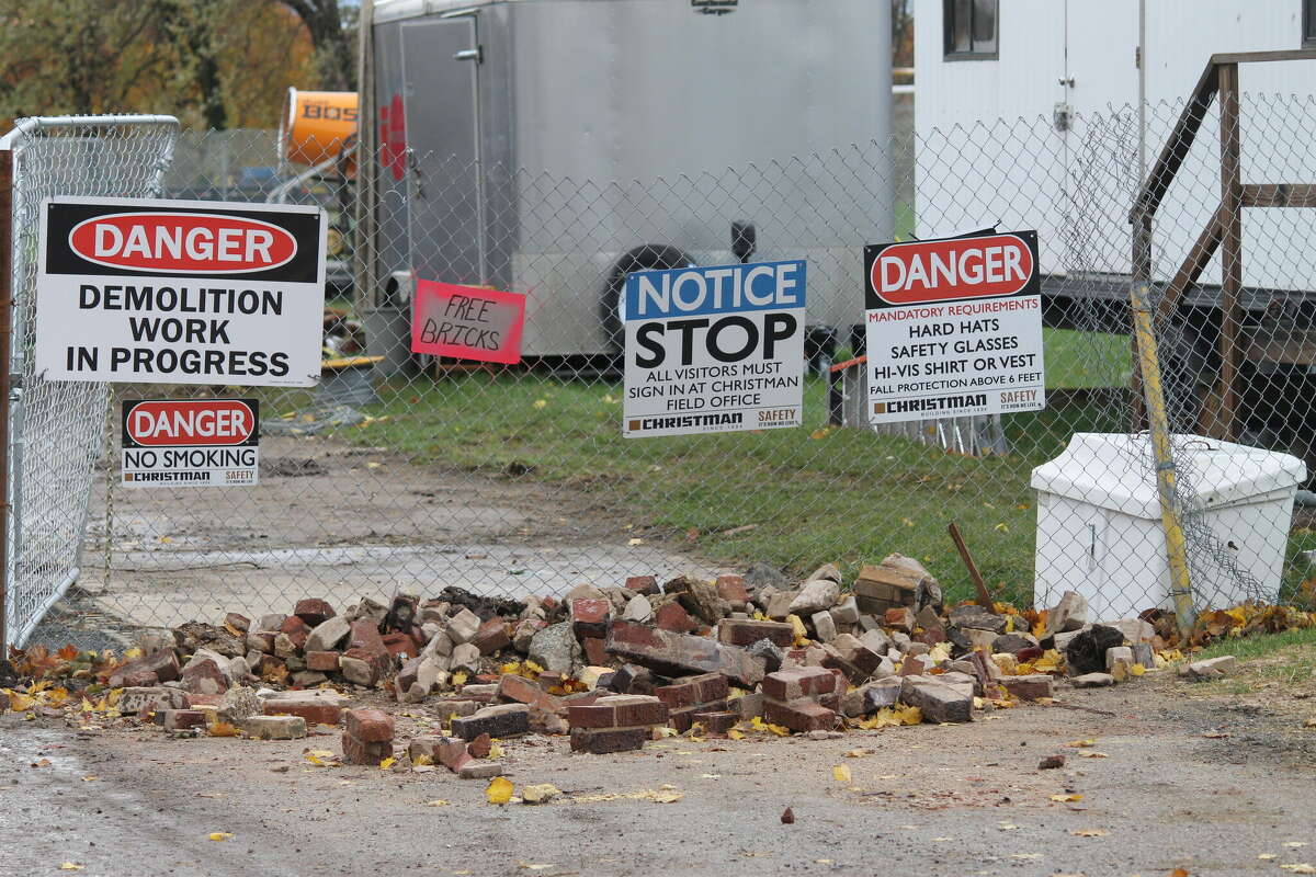 work-continues-on-former-manistee-high-school-building-demolition
