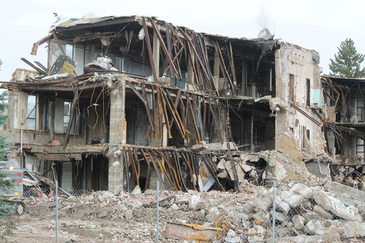 work-continues-on-former-manistee-high-school-building-demolition