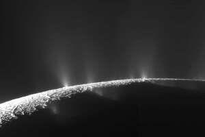 S.A. scientist discovers hints of life on Saturn moon