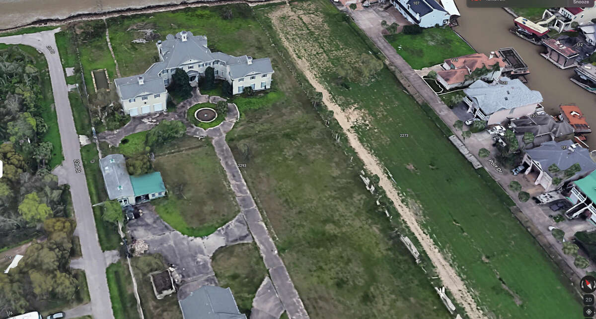 Dusty Hills Galveston Bay mansion hits market for $3 mill
