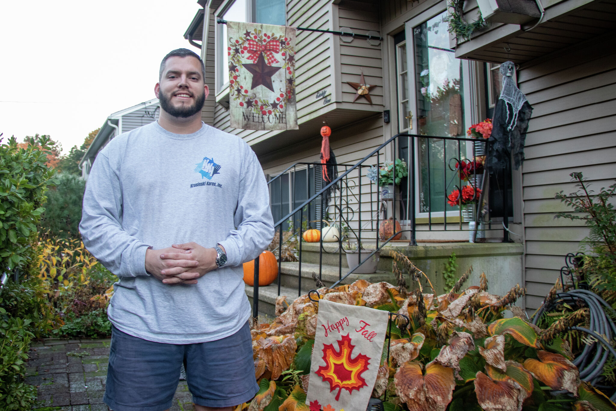 Milford resident maps city\'s best Halloween decorations
