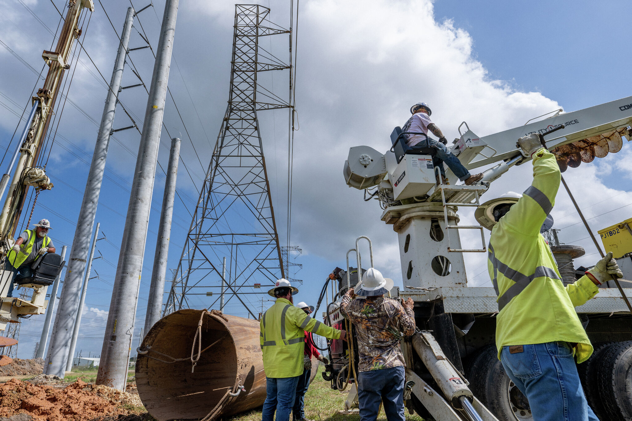 CenterPoint Energy Advances Coastal Grid Hardening in Houston
