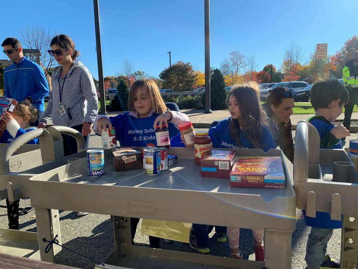 West Hartford school donates over 3,000 items to town food pantry