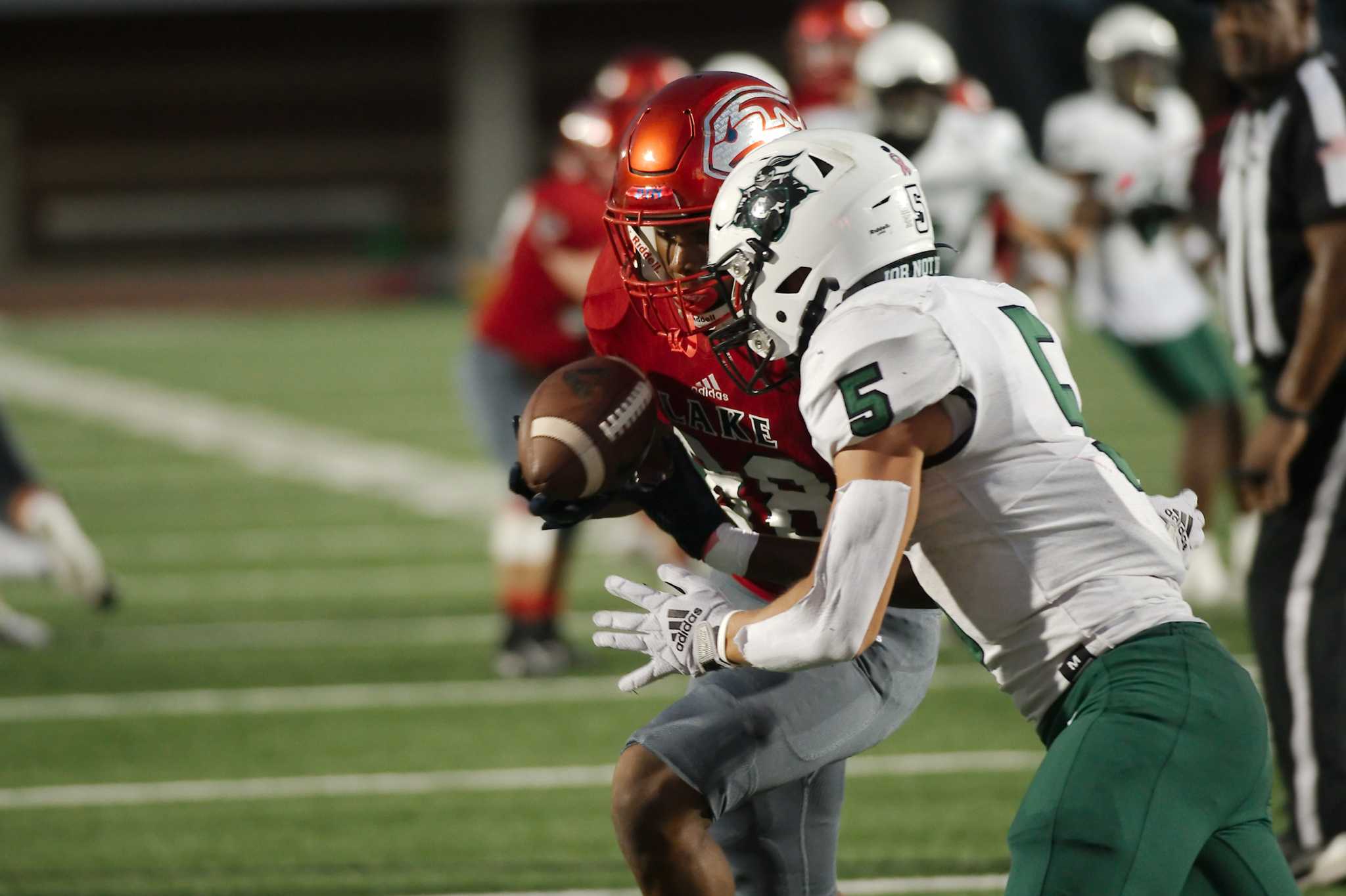 Pearland, Dickinson meet in bi-district football playoff game