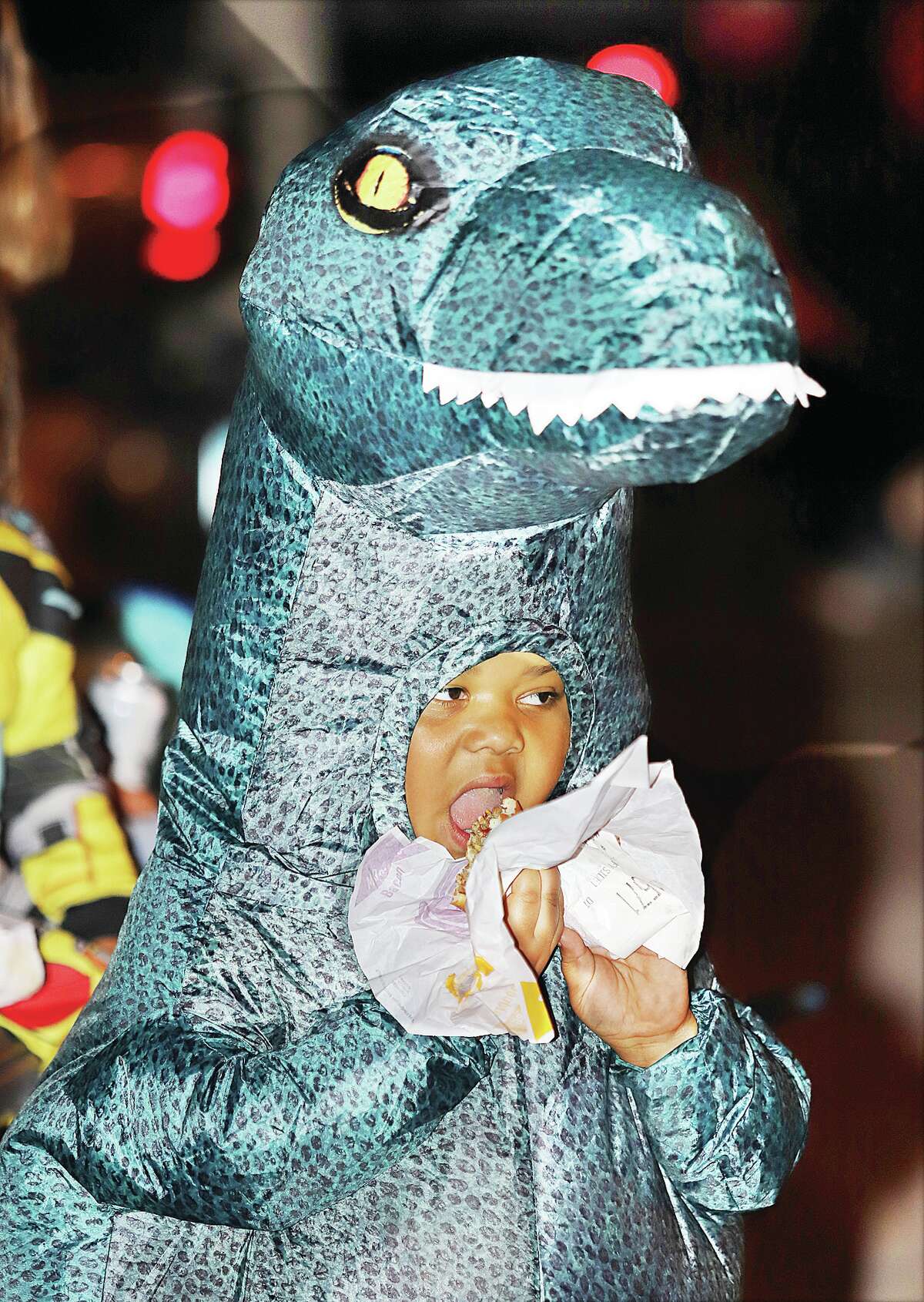 Kids come out for East Alton Halloween parade