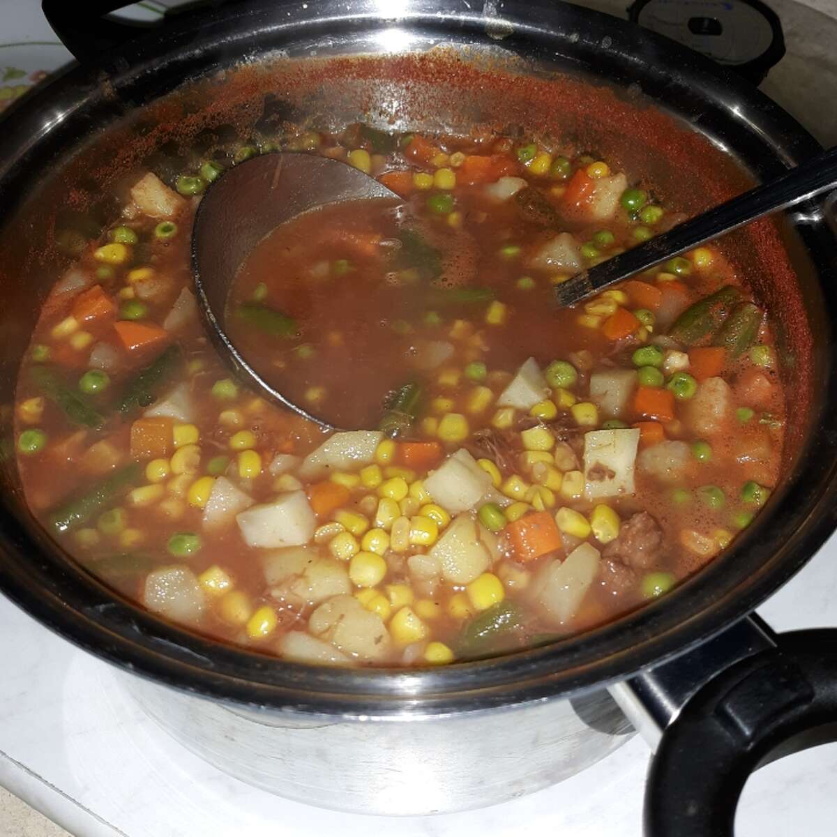 Lovina shares a recipe for vegetable soup in this week's Amish Kitchen.