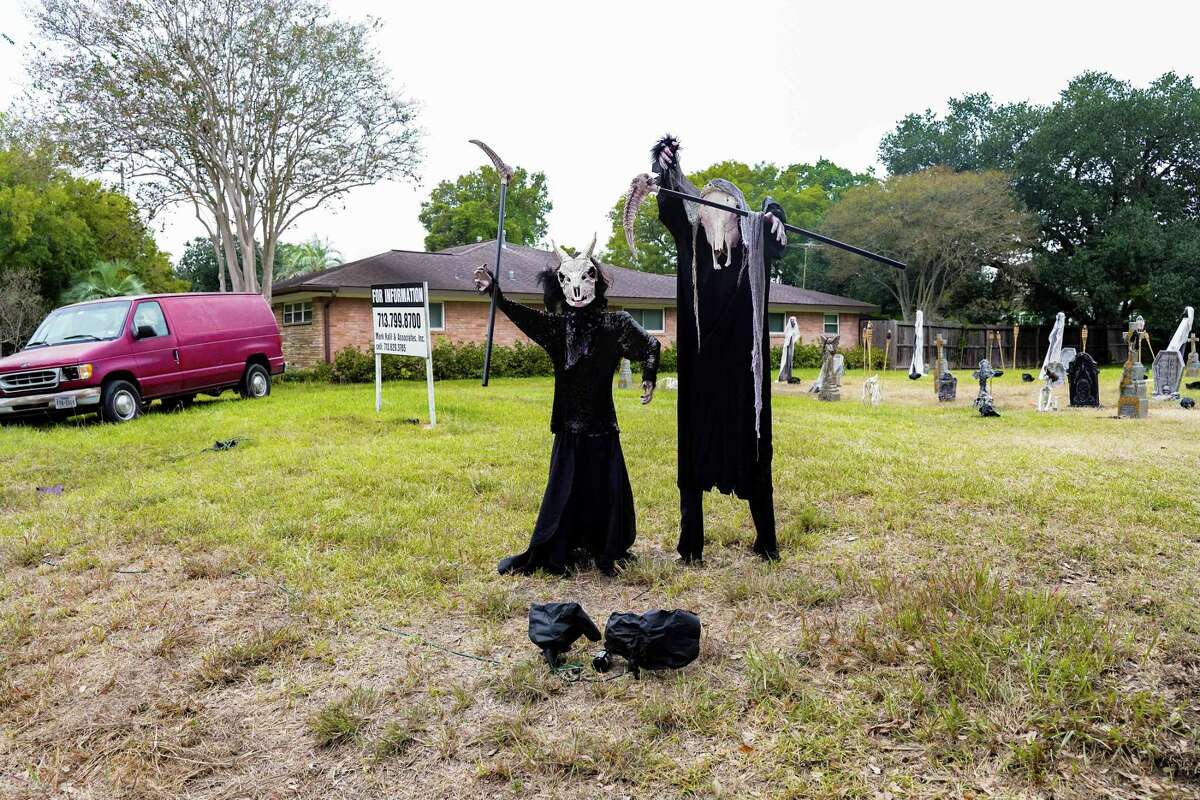 Best Houston Halloween decorations, according to readers