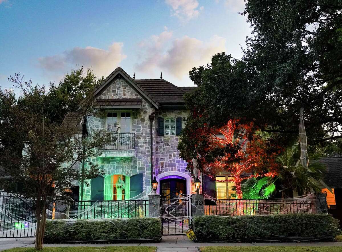 Best Houston Halloween Decorations, According To Readers