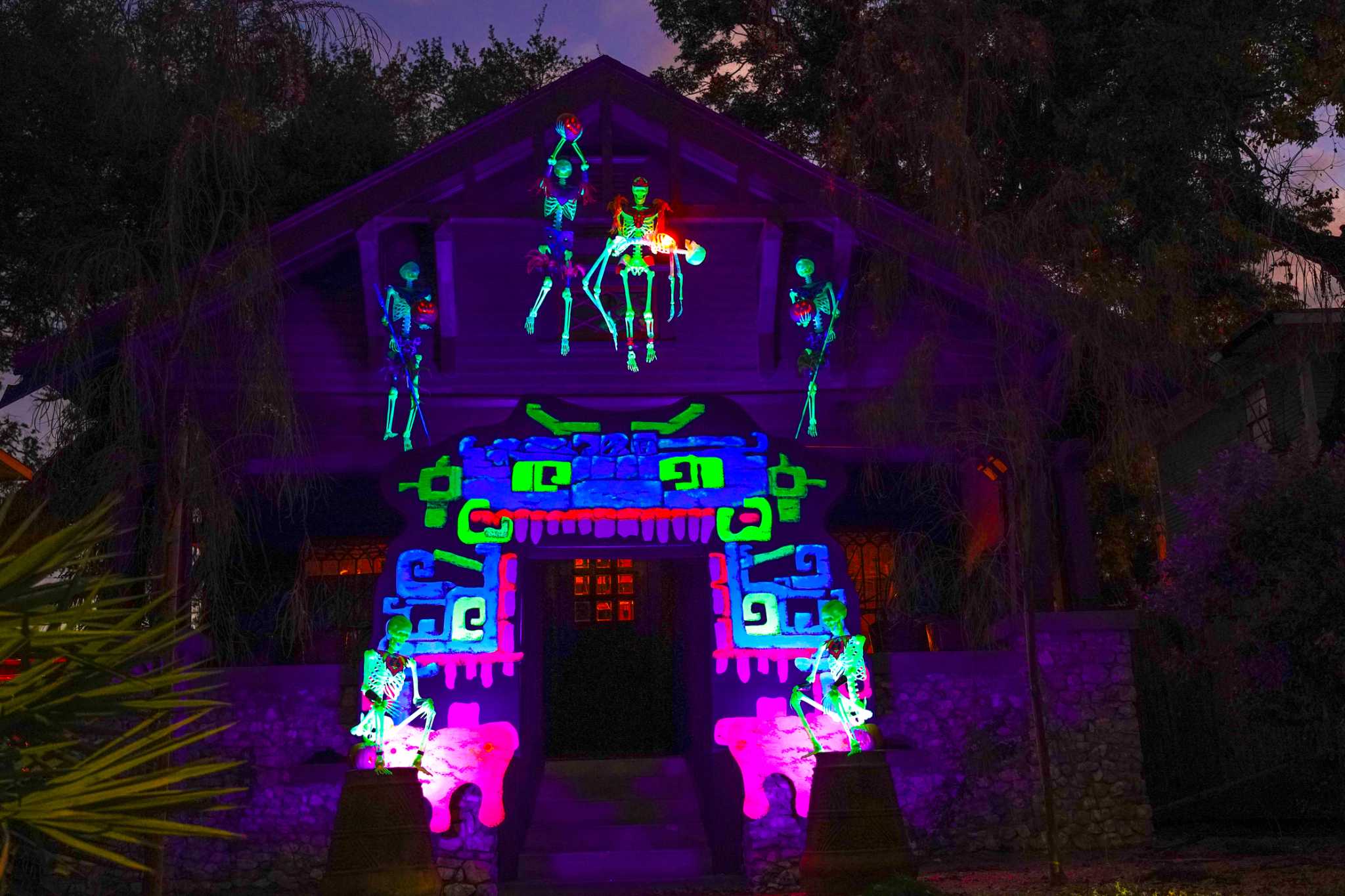 Best Houston Halloween decorations, according to readers