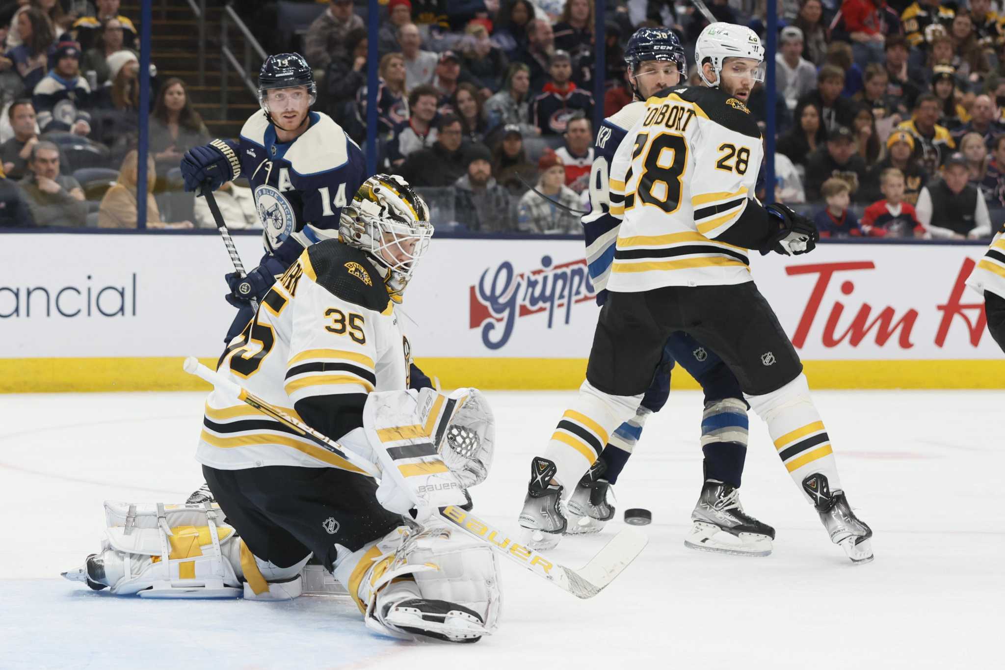 NHL roundup: Bruins shut out Blue Jackets for fifth straight win