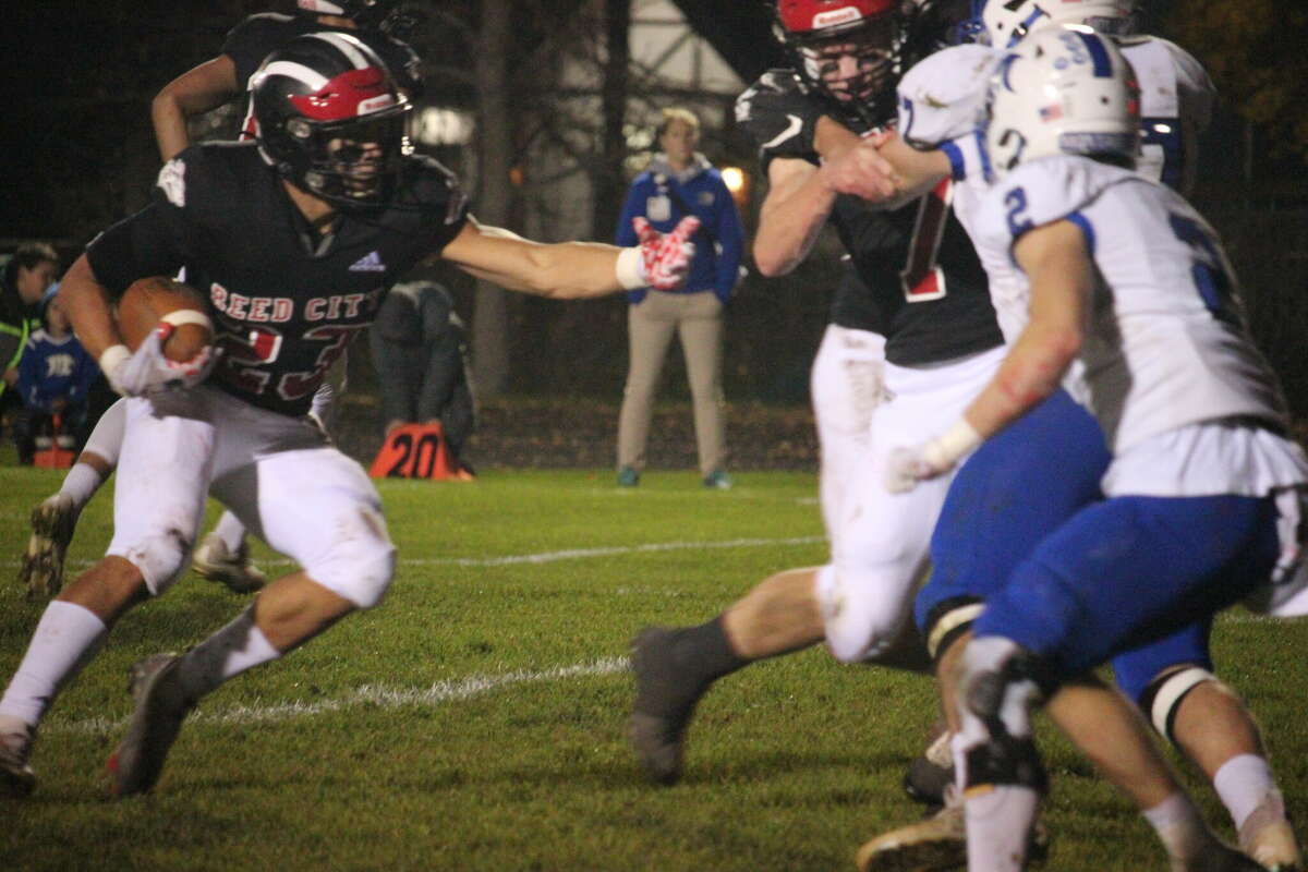 Reed City Coyotes beat Montague Wildcats