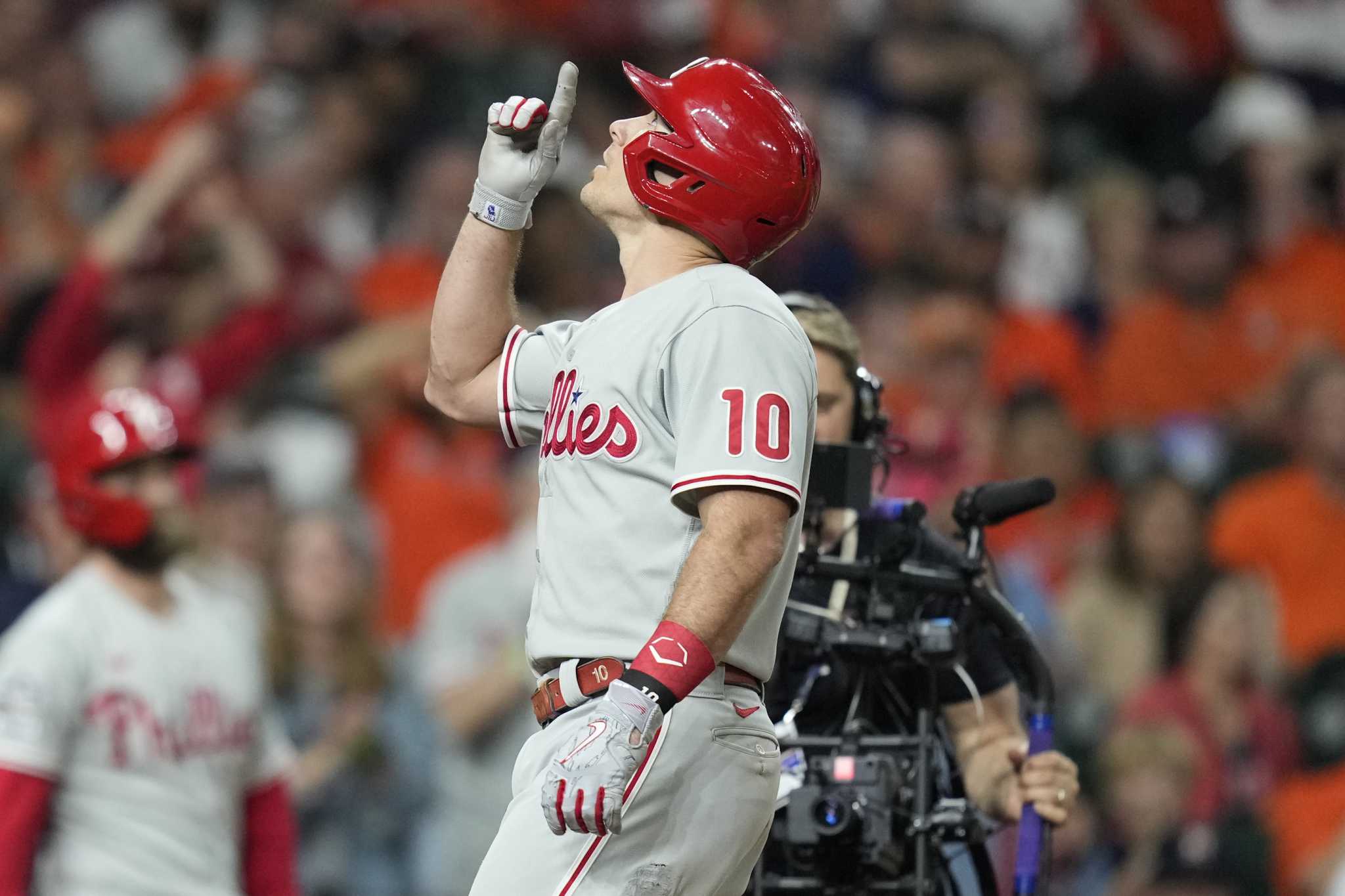 World Series: J.T. Realmuto delivers game-winner for Phillies