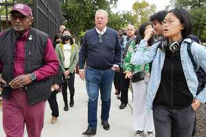 Al Gore tours Houston's toxic sites with environmental activists