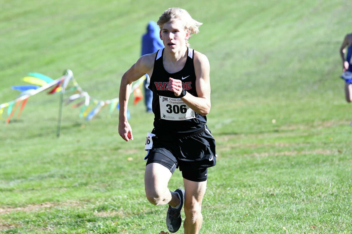 2022 CIAC boys cross country state championship roundup at Wickham Park.