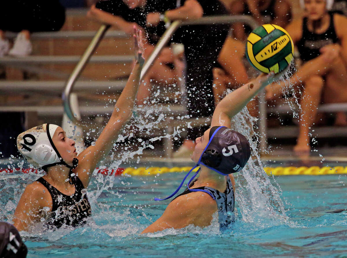 UIL water polo championships Foster girls, Brazoswood boys make history