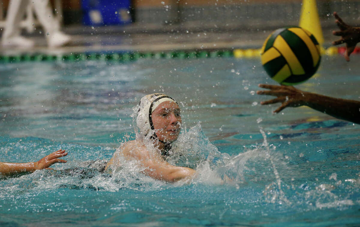 UIL water polo championships Foster girls, Brazoswood boys make history