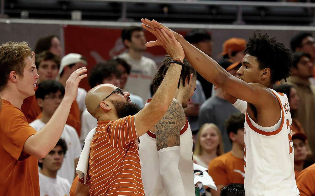 Texas F Dillon Mitchell 'leaning towards' staying in 2023 NBA