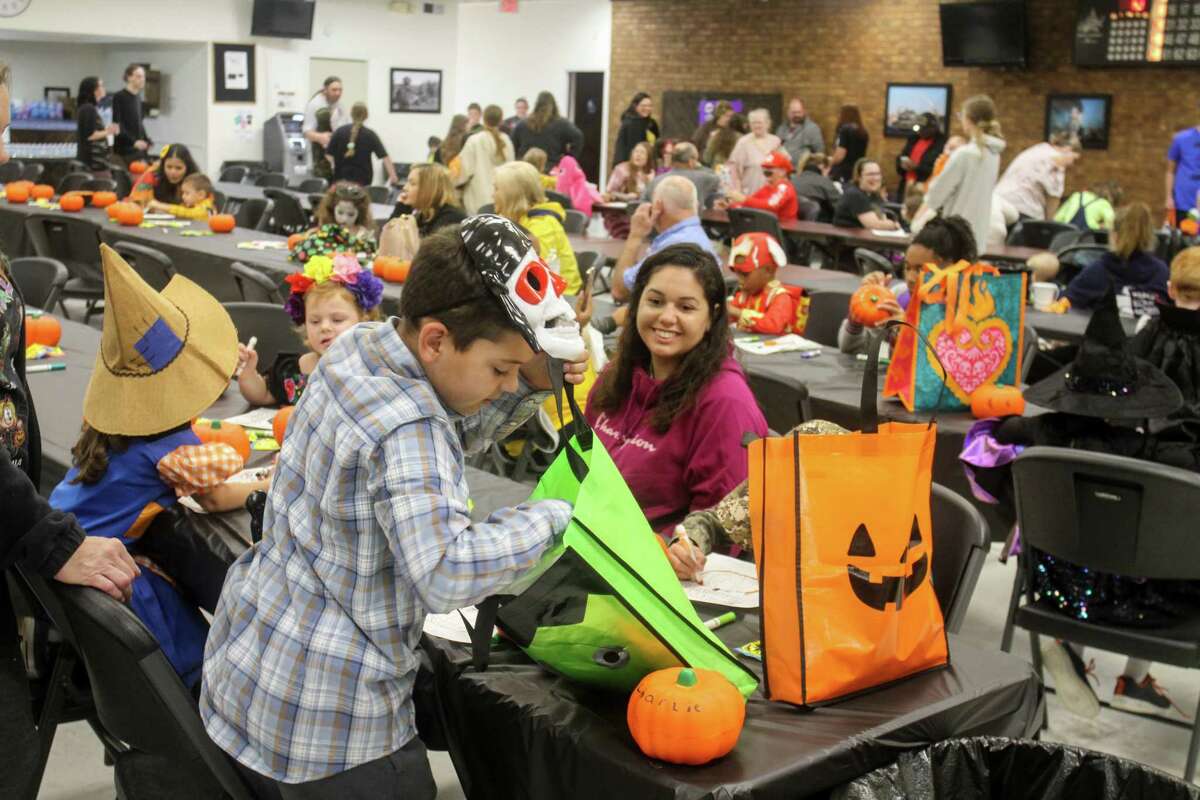 Conroe VFW celebrates Halloween with Trunk or Treat event